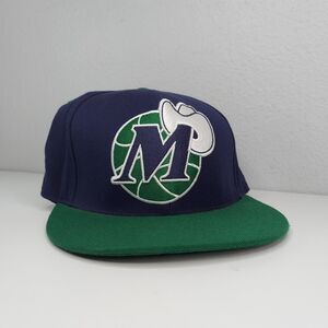 Dallas Mavericks NBA Mitchell & Ness Hat Cap Blue /Green Fitted 7-1/8 (57CM)